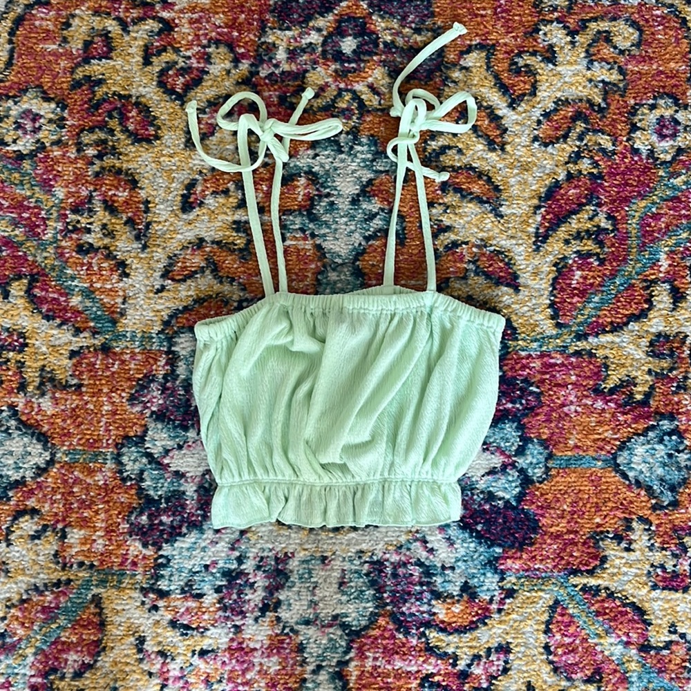 Super cute cropped green tank top